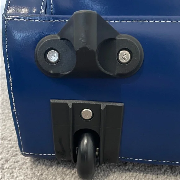 McKlein Edgebrook Navy Leather Rolling Briefcase Laptop Bag Lock Key - Picture 13 of 16